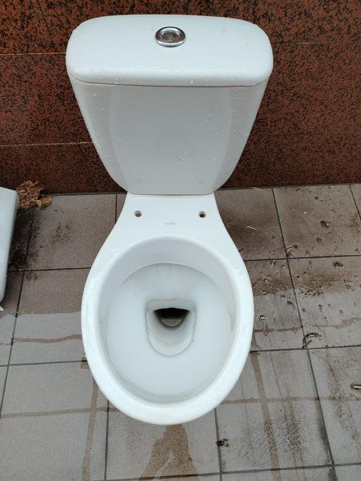 Продаются унитазы цена за 4 шт