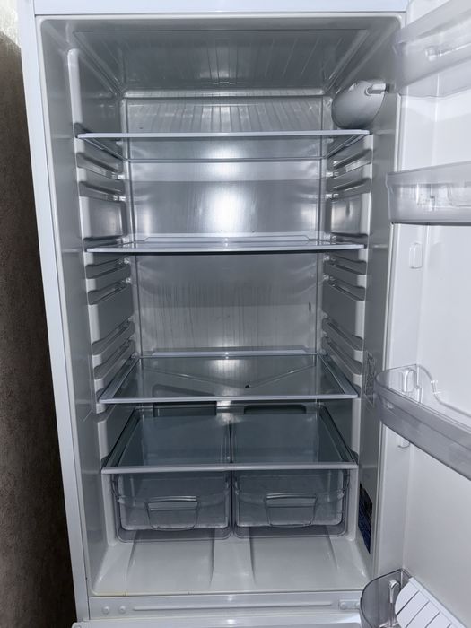 Холодильник Indesit