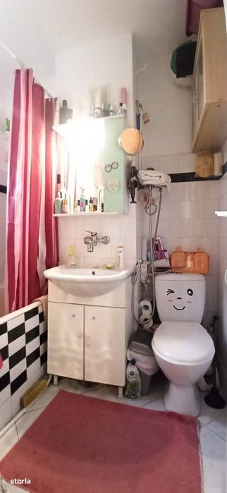Apartament cu 3 camere de vânzare zona Micro 15