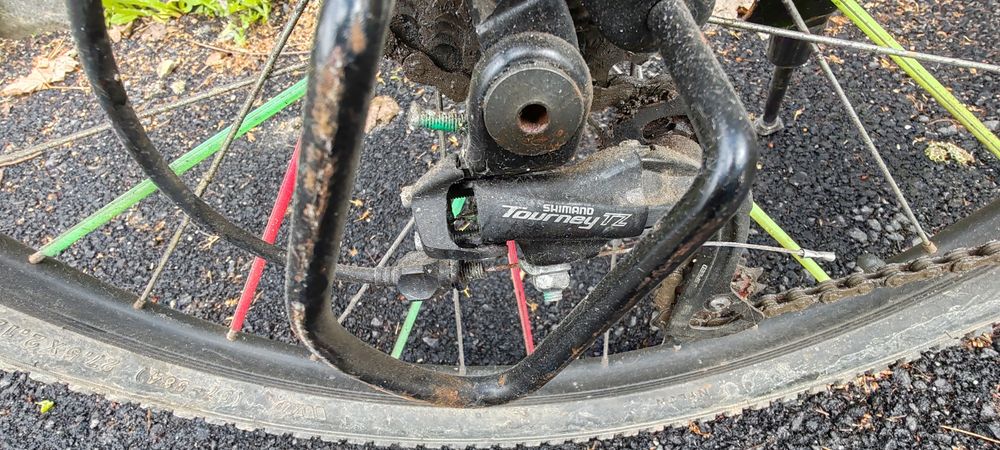 Vând bicicleta ca nouă