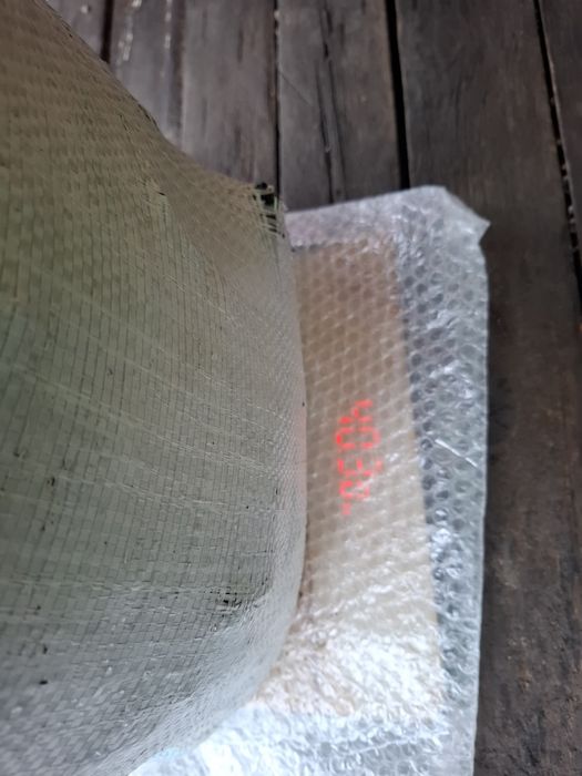 Уголь дрова в мешках.