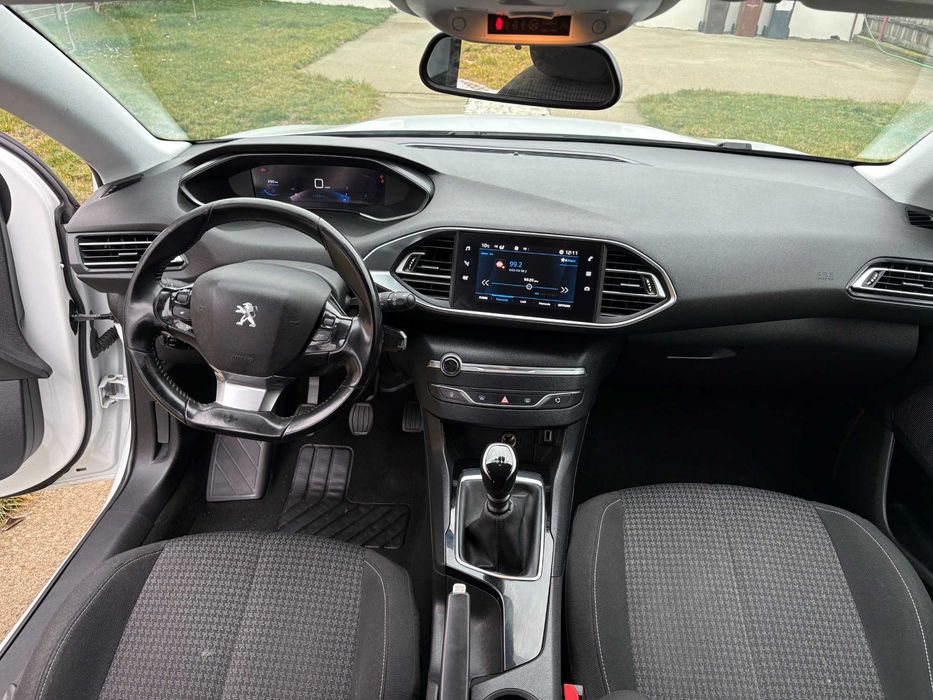 Peugeot 308-2021-virtual cockpit-130 cp -HDI