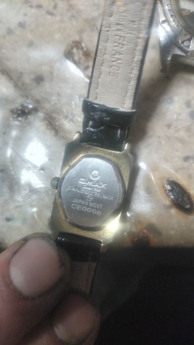 Продам часы срочно