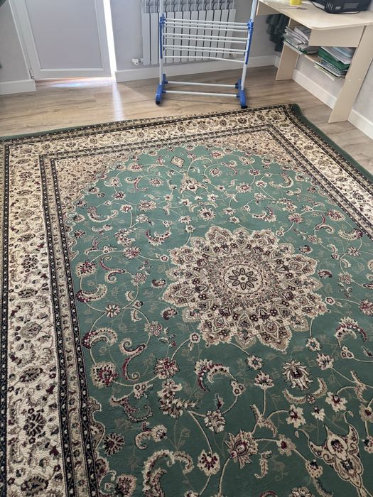 Ковер новый чистый