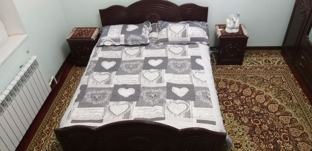 Мебель спальный гарнитур  вишнёвый  свет