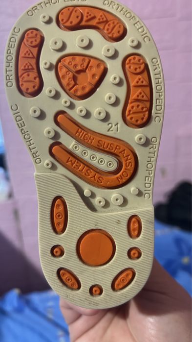 Продам Кожаный Сандали. Новый