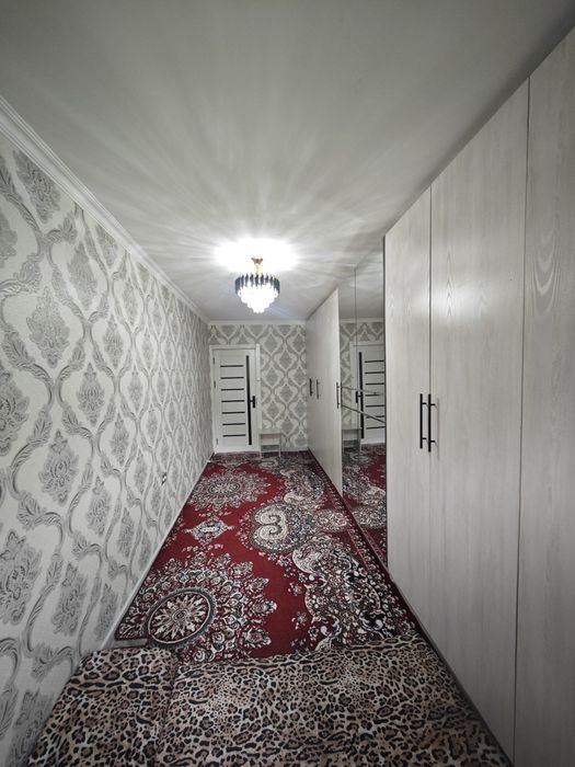 Срочно сотилади 2 хонали 3 этаж 4 этажлик дом