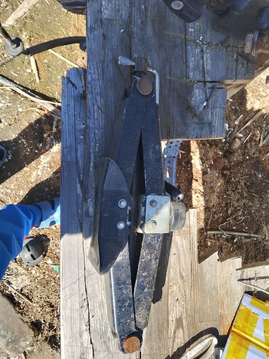 Продам домкрат 5000