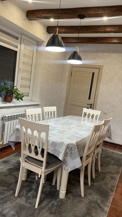 Стол со стульями