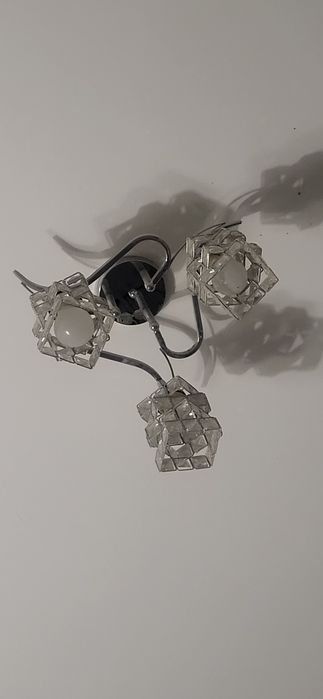 Продам люстру 3000