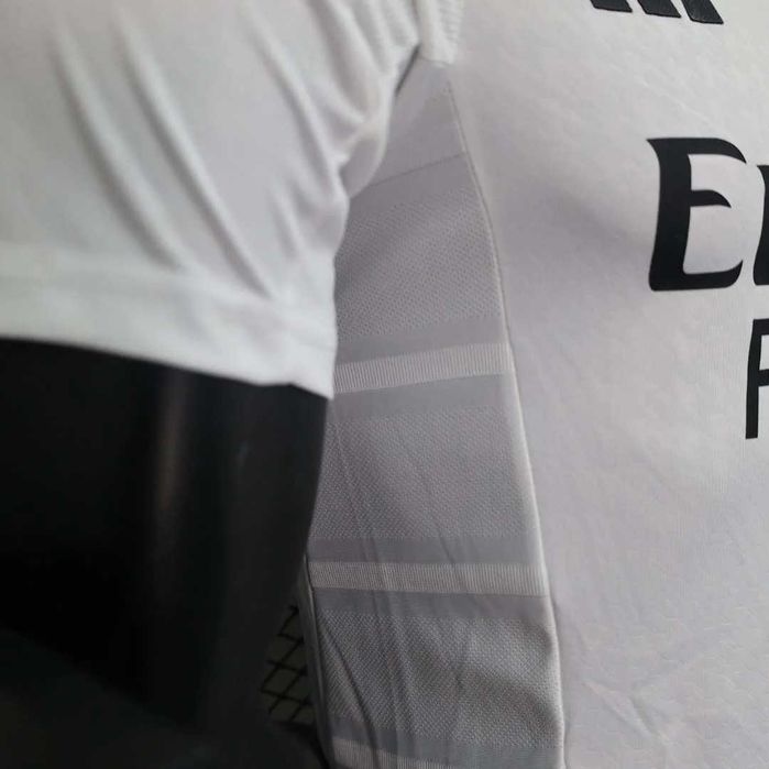 Игрална версия на фланелка Реал Мадрид 2024/25