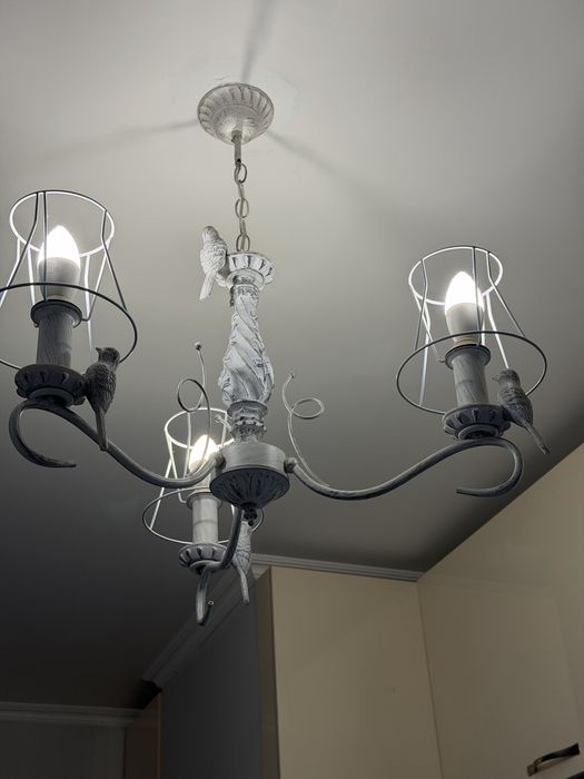 Продам люстры…..