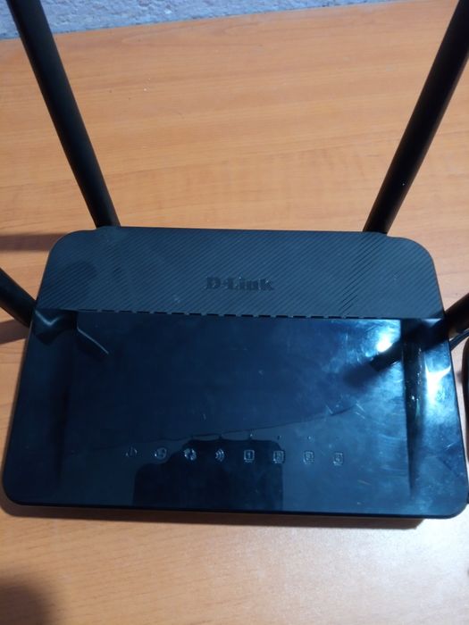 Router Gigabit D-Link 4 antene 2.4 GHz și 5 GHz