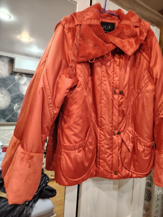 Продам куртки б/у