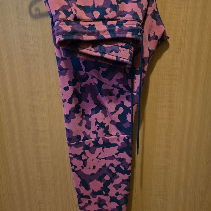 Trening Nike Tech Fleece Red Camo