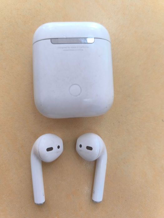 Apple AirPods слушалки