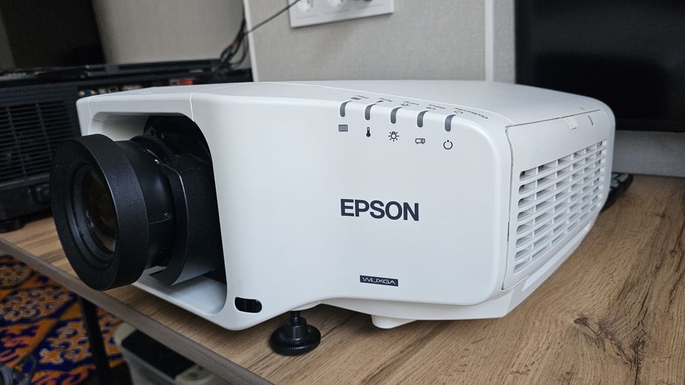 Проектор Epson EB-G7900U