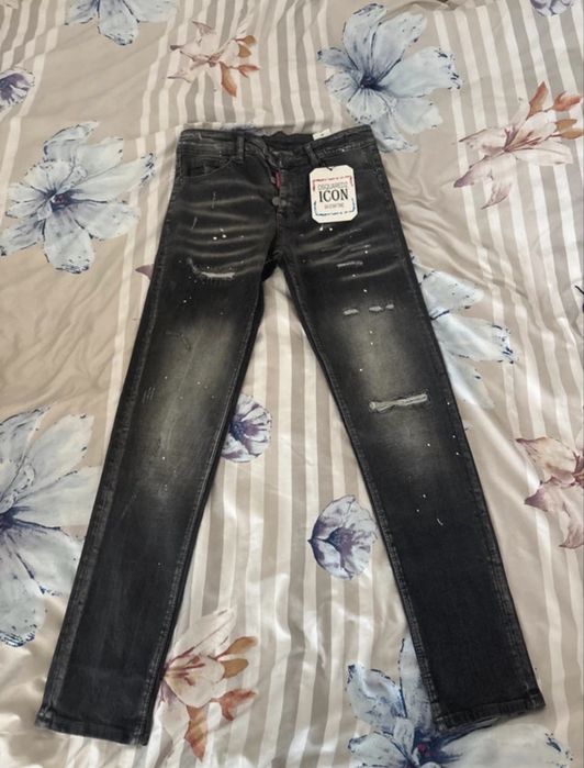 Blugi Dsquared2 nepurtati, marimea 42