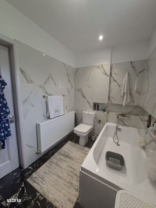 Casa 4 camere, 200 mp, teren 8 ari, zona Lunci
