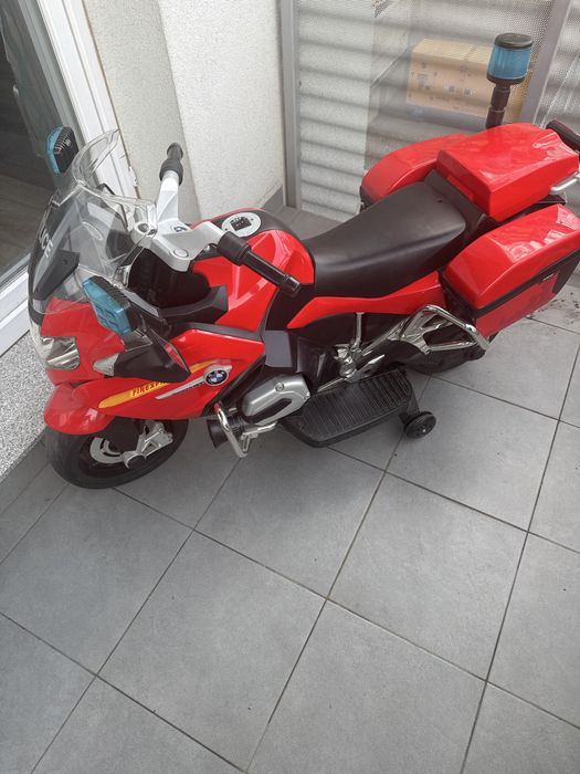 Vand motocicleta de politie