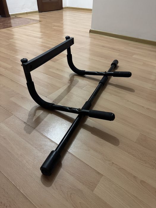 Турник на дверный