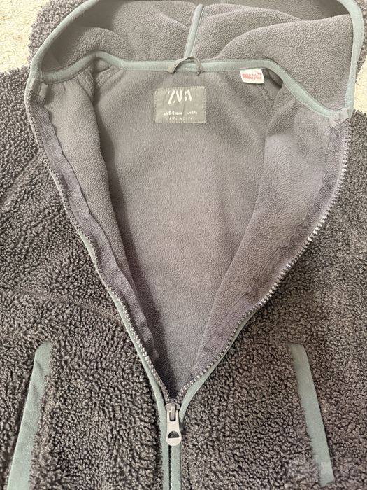 Продается курточка ZARA