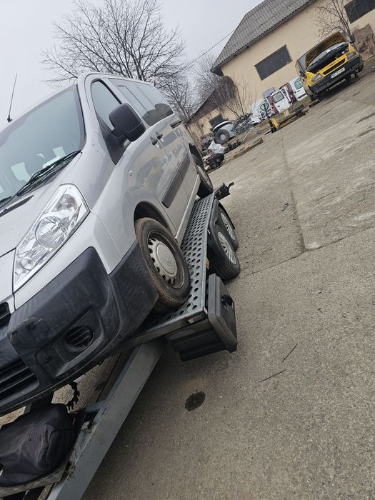 Dezmembrez peugeot expert 2.0 hdi