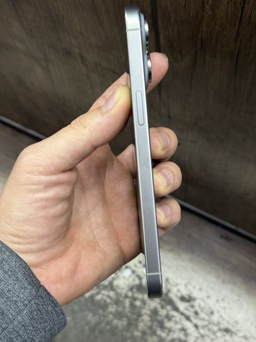 iPhone 15 pro max 256gb sim