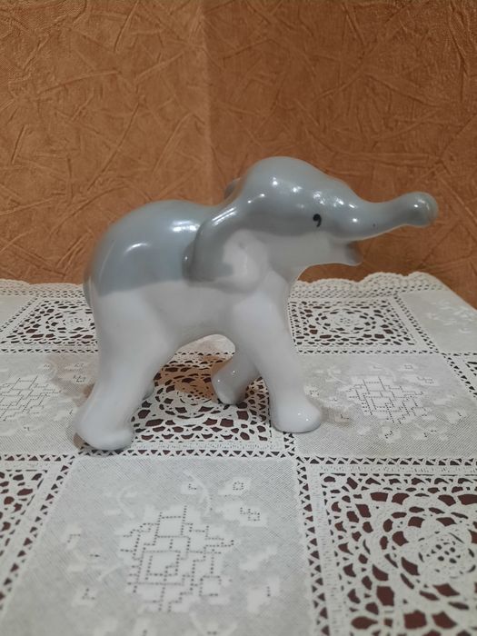 Фарфоровая фигурка "Слоник" , Ленинградская Артель "Прогресс". В идеал