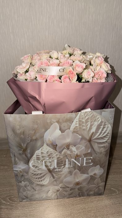 Кустовые красивые розы, размер М