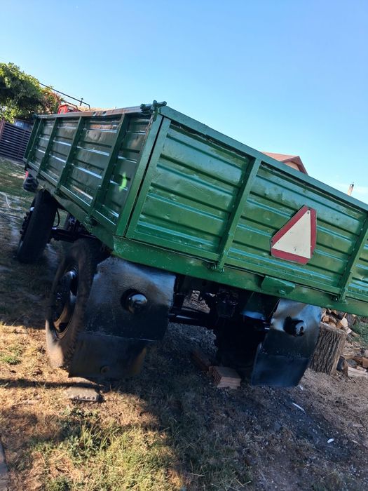 Remorcă tractor