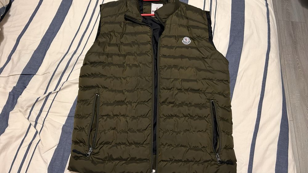 Vesta Moncler barbati