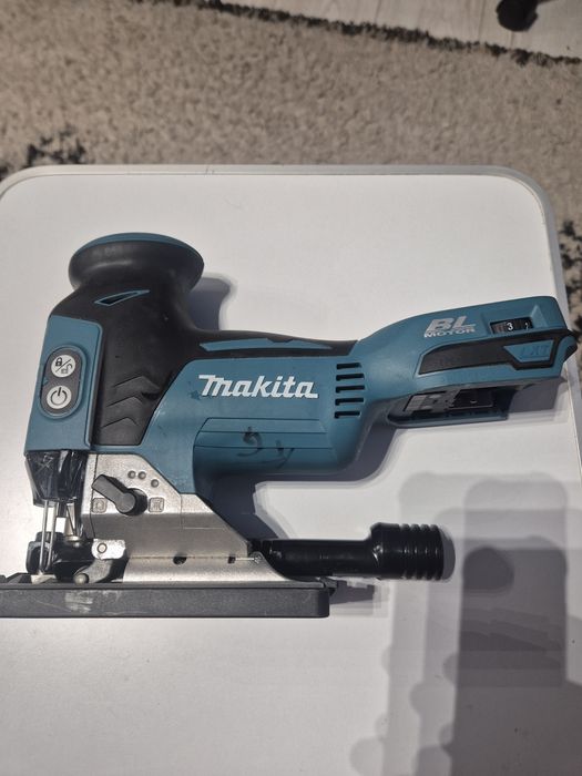 Pendular makita 18v djv 181