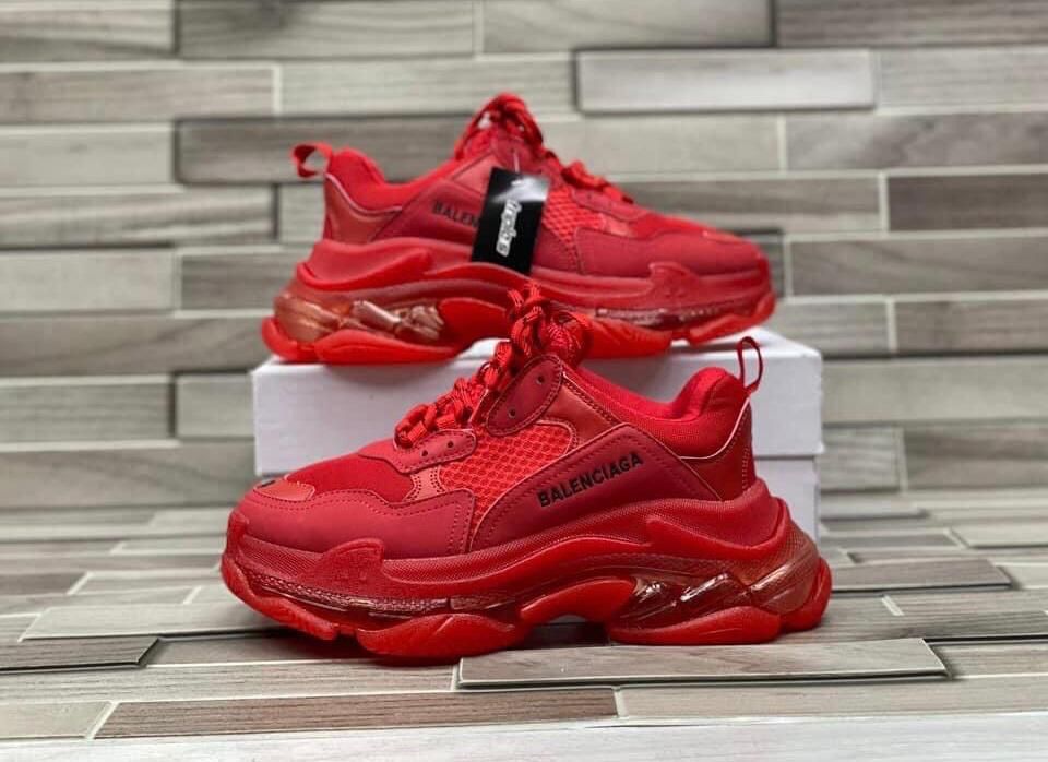 Balenciaga dama si barbatii