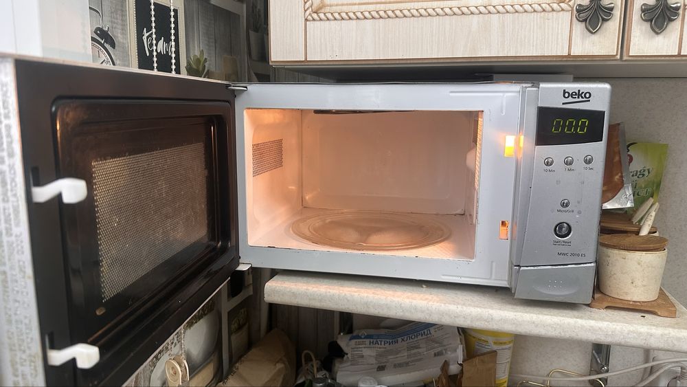 Продам микроволновую печь