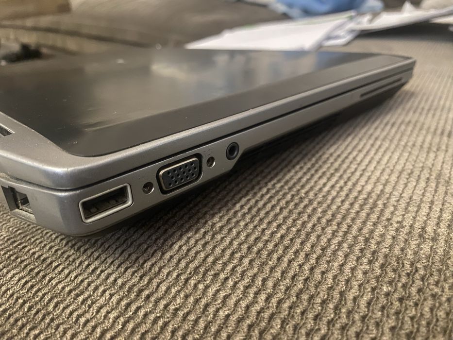 Продавам Dell latitude E6420 с windows 10