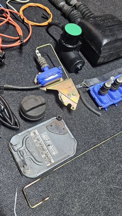 inchidere centralizata originala volkswagen golf 2 (4usi)

stare buna
