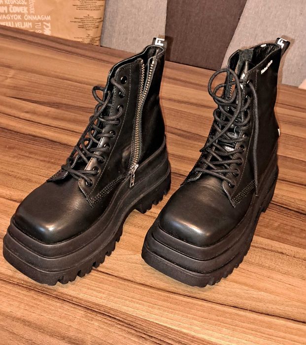 Дамски боти Naked Wolfe