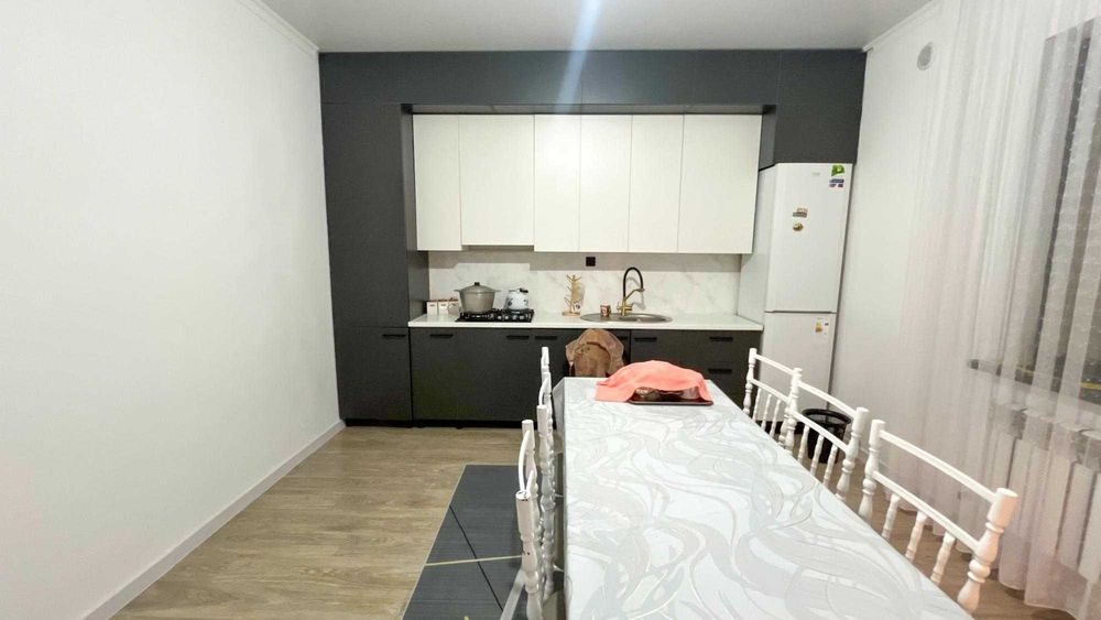 Продам 5 комнатный частный дом Аян Империя