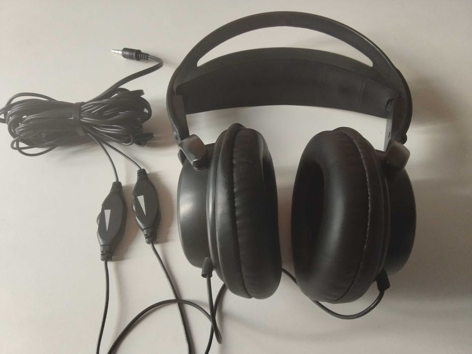 оригинални немски големи професионални слушалки за дисководещ