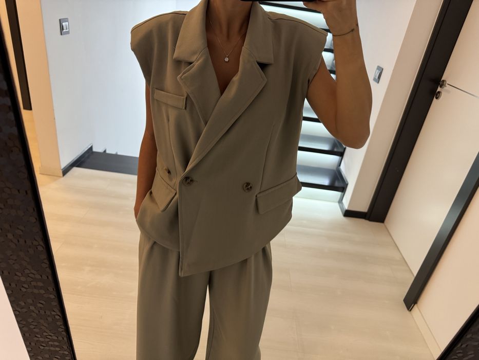 Set crem sacou pantaloni