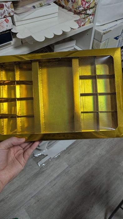 Продам коробки для конфет или клубники