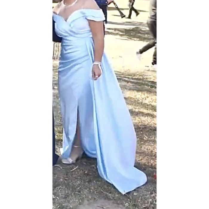 Рокля сатенова….