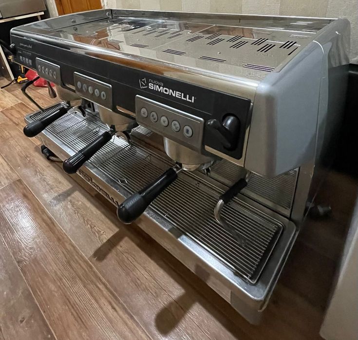 Профессиональная Кофемашина Nuova Simonelli