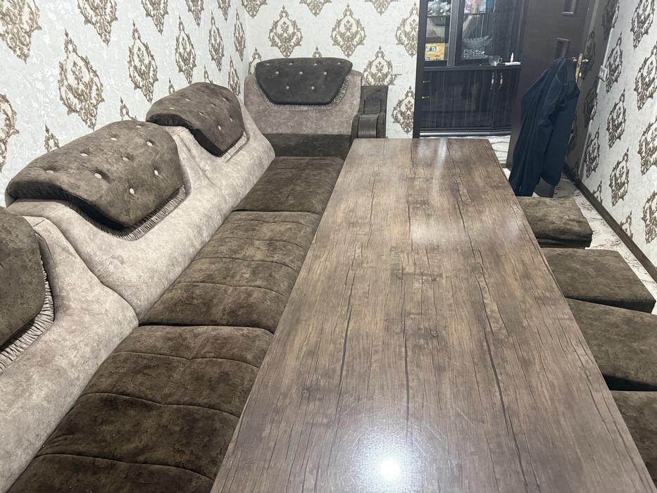 12 кишилик диван хони билан