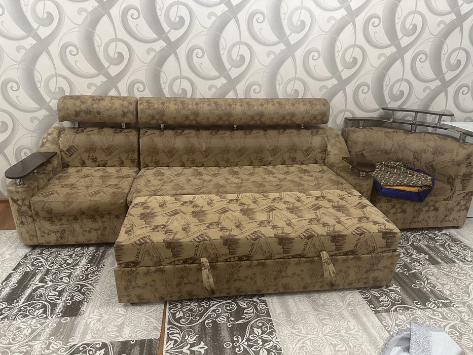 Диван сатылады……………