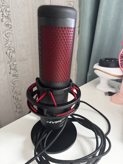 Hyperx Quadcast микрофон