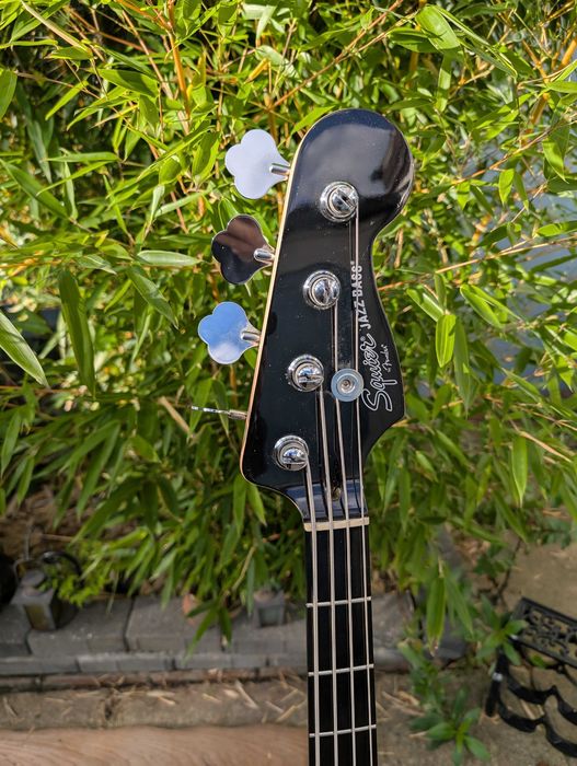 Chitară bass Fender Squier Deluxe Jazz IV Activ, negru