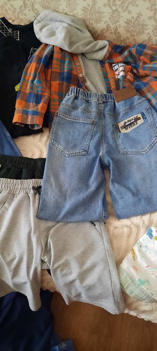 Продам 2 пакета вещей на мальчика