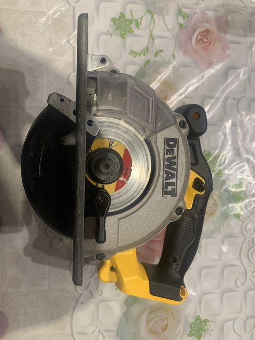 DeWALT DCS373/Акумулаторен ръчен циркуляр за метал